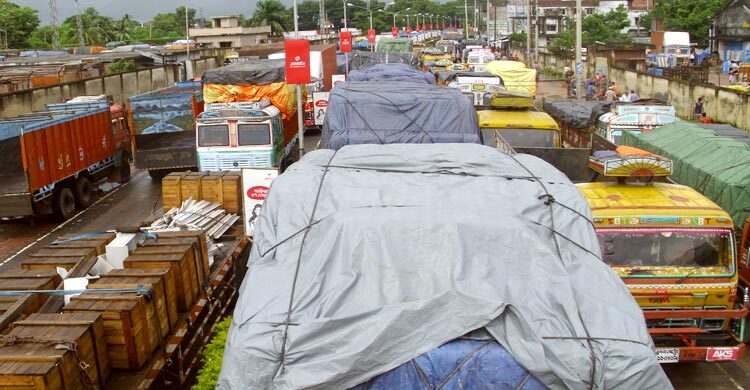 বেনাপোল বন্দরে বাড়লো মাশুল, ব্যবসায়ীদের ক্ষোভ