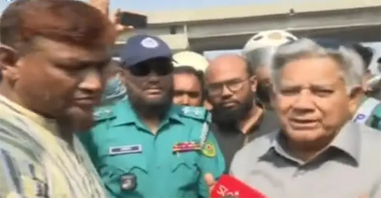 নৌ উপদেষ্টাকে আটকে বন্দর চেয়ারম্যানের অপসারণ চাইলেন শ্রমিক নেতারা