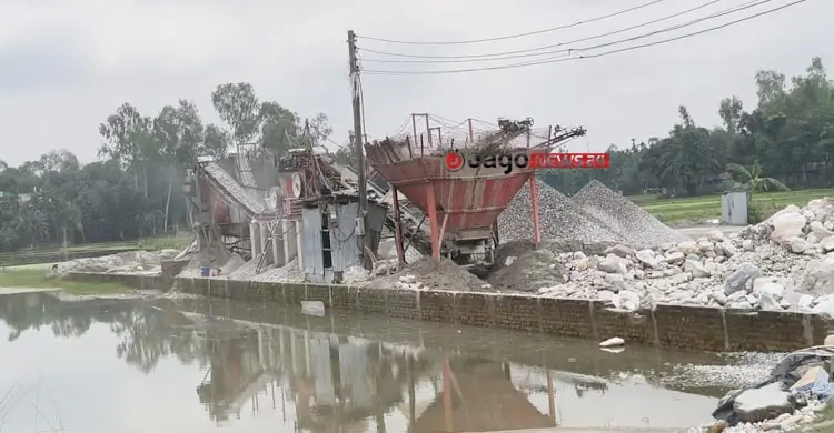 বুড়িমারী বন্দর থেকে মুখ ফেরাচ্ছেন পাথর ব্যবসায়ীরা