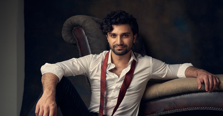 পাকিস্তানি অভিনেতা আহাদ এখন ঢাকায় !