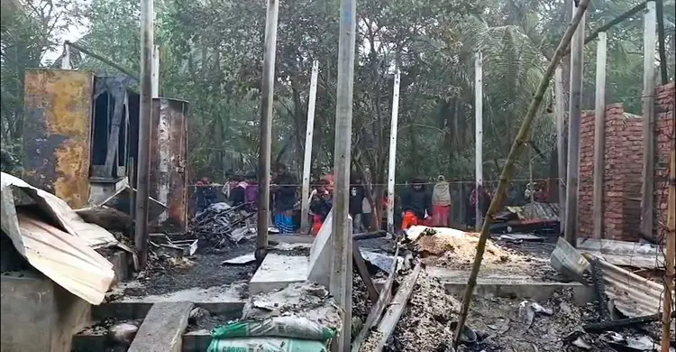 বিএনপি নেতার ঘরে তালা লাগিয়ে আগুন, এবার বড় মেয়ের মৃত্যু