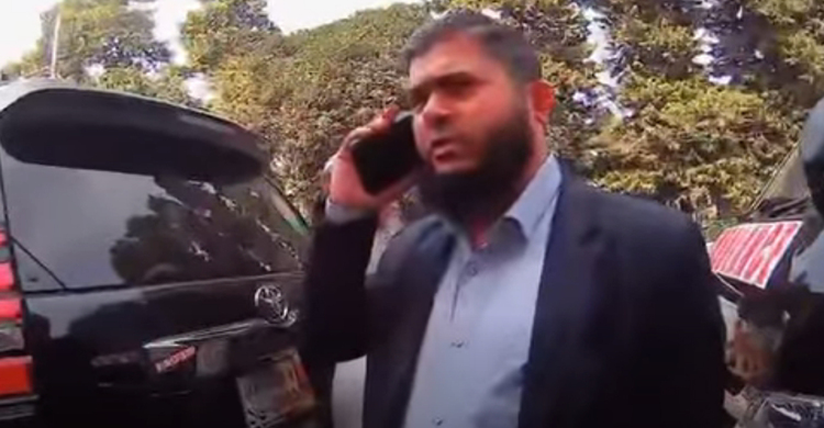 তারেক জিয়ার প্রতিদ্বন্দ্বী হিসেবে সেনাবাহিনীর কাছে পরিচয় দিলেন জামায়াত প্রার্থী