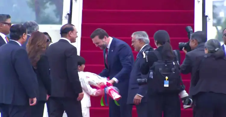 আলোচনায় অংশ নিতে ইসলামাবাদে মার্কিন প্রতিনিধি দল