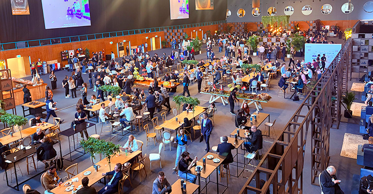 লিসবনে বিশ্বের সর্ববৃহৎ প্রযুক্তি সম্মেলন ‘ওয়েব সামিট’ শুরু