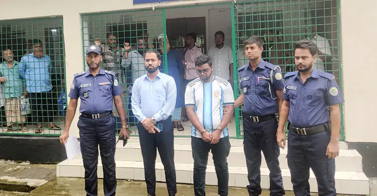 আর্জেন্টিনার জার্সি পরে ভূমি অফিসে দালালি, যুবকের ৩০ দিনের কারাদণ্ড