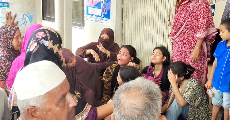 ইজিবাইকে ওড়না পেঁচিয়ে এইচএসসি পরীক্ষার্থীর মৃত্যু