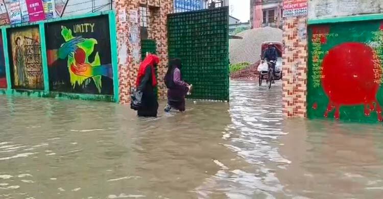 উপকূলজুড়ে অতিভারী বৃষ্টিপাত, পটুয়াখালীতে জনজীবন বিপর্যস্ত