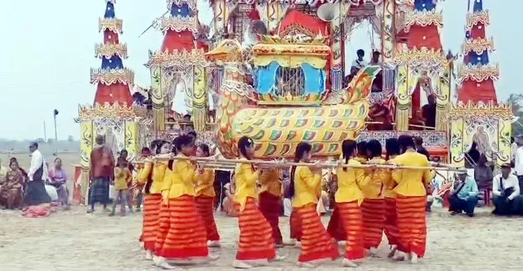 বর্ণাঢ্য আয়োজনে রাখাইন সংঘরাজ মহাথেরোর অন্ত্যেষ্টিক্রিয়া