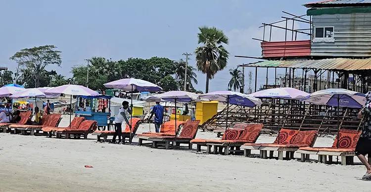 জ্বালানি সংকটে কুয়াকাটায় পর্যটক খরা