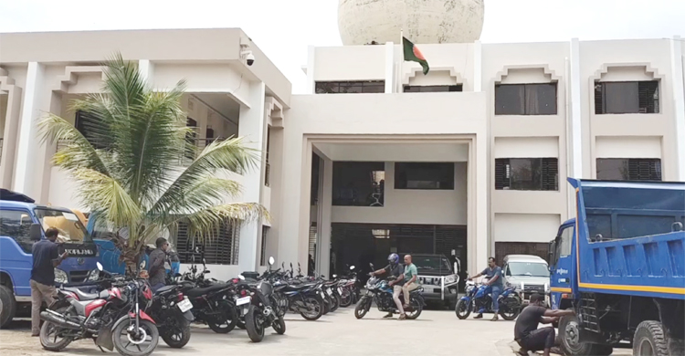 পৌরসভার ৬ কোটি টাকা বকেয়া পরিশোধ করলেন মেয়র