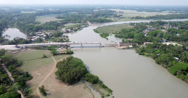 ক্যাবল সংকটে বন্ধ দুই সেতুর নির্মাণ কাজ, হতাশ এলাকাবাসী
