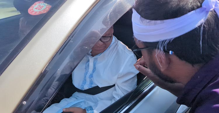 বহিষ্কৃত যুবদল নেতাকে দলে ফেরাতে রিজভীর সামনে কাফন পরে কর্মীরা