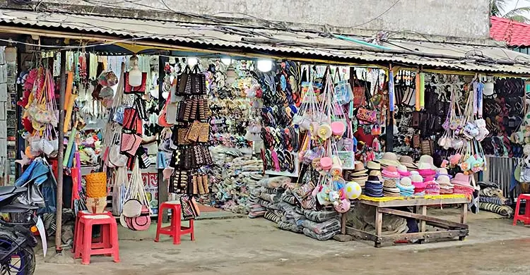 জ্বালানি সংকটে কুয়াকাটায় পর্যটক খরা