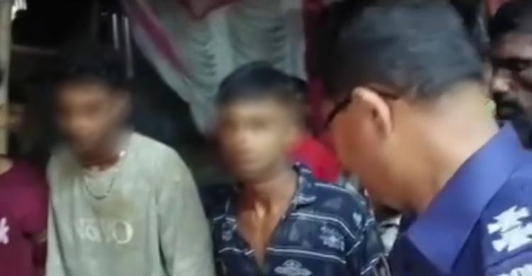 বিয়ে বাড়ি থেকে ডেকে নিয়ে কিশোরকে ছুরিকাঘাতে হত্যা