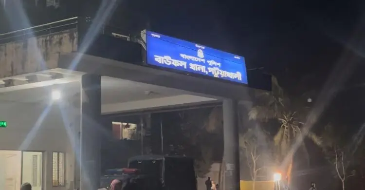 বাড়িতে ডেকে নিয়ে দুই বান্ধবীকে ধর্ষণের অভিযোগ