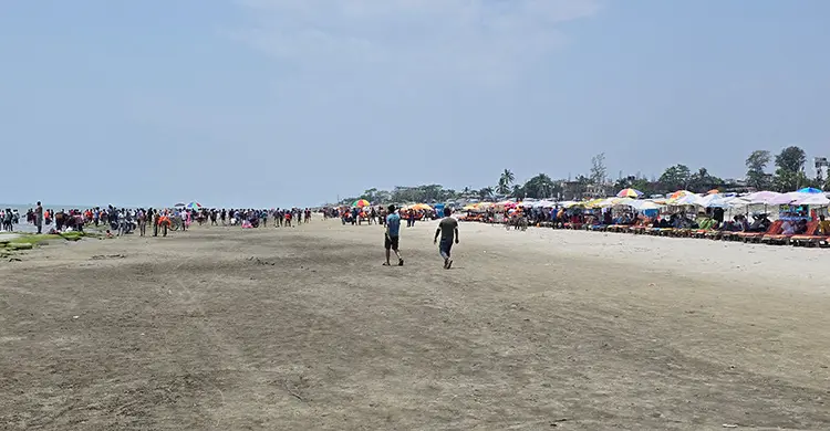 জ্বালানি সংকটে কুয়াকাটায় পর্যটক খরা