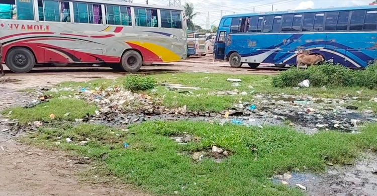 ব্যবহারের অনুপযোগী পটুয়াখালী বাস টার্মিনাল