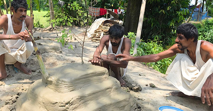 বাউফলের প্রতিবন্ধী সেই তিন ভাইয়ের পাশে দাঁড়ালেন এমপি মাসুদ
