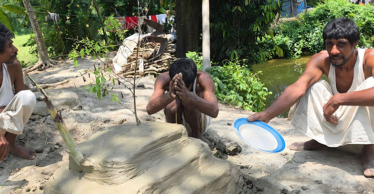 বাউফলের প্রতিবন্ধী সেই তিন ভাইয়ের পাশে দাঁড়ালেন এমপি মাসুদ