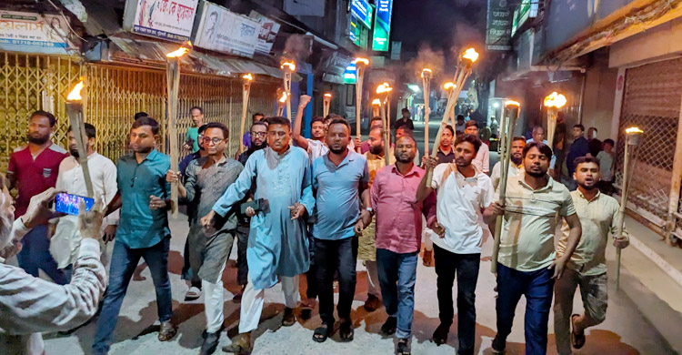 সংঘর্ষে আহত নুর, পটুয়াখালীতে গণঅধিকার পরিষদের মশাল মিছিল