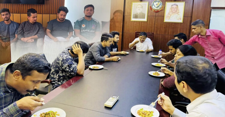 ২৮ জুলাই দেয়াল লিখন ও গ্রাফিতিতে জানানো হয় অগ্নিঝরা প্রতিবাদ