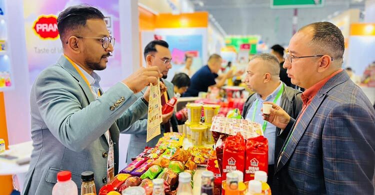 চীনের আন্তর্জাতিক বাণিজ্য মেলায় পণ্য প্রদর্শনে প্রাণ