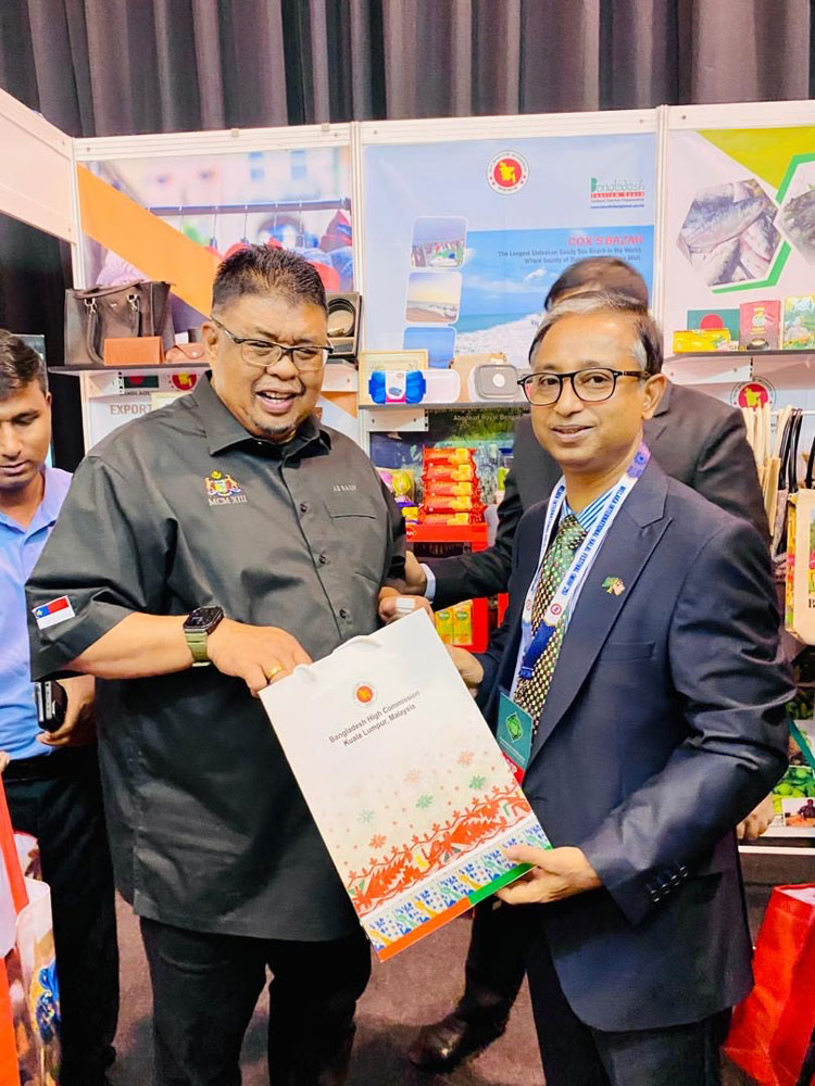 মালয়েশিয়ার মালাক্কা হালাল পণ্য মেলায় অংশ নিলো ‘প্রাণ’