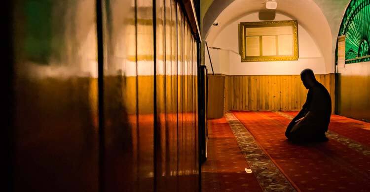 জামাত শুরু হয়ে গেলে ফজরের সুন্নত পড়া যাবে?