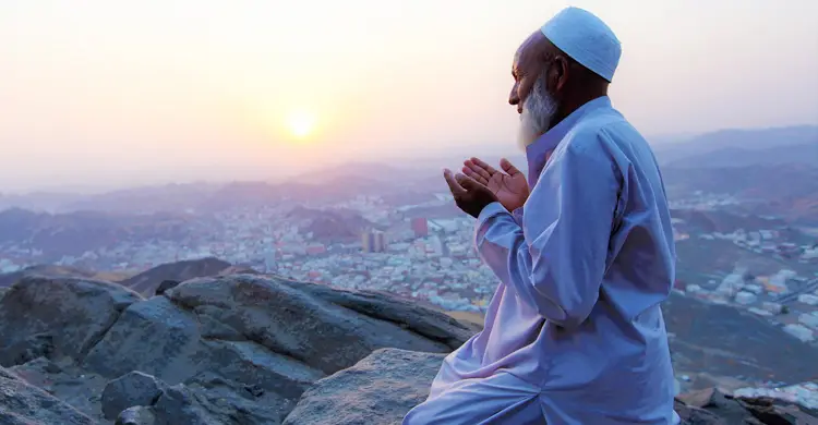 নফসে মুতমাইন্নাহর পরিচয় ও বৈশিষ্ট্য