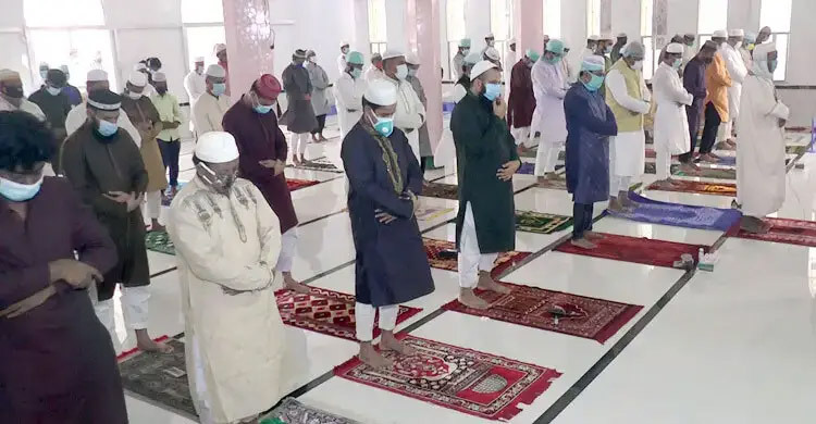 Govt fixes monthly honorariums for imam, muezzins