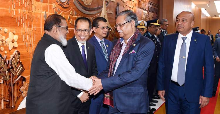 জাকার্তার উদ্দেশ্যে ঢাকা ছাড়লেন রাষ্ট্রপতি