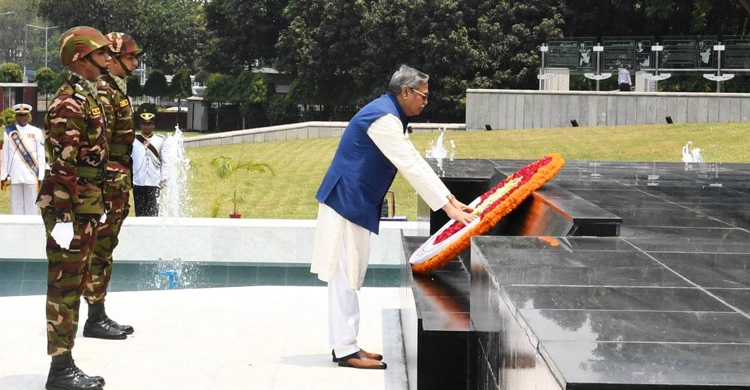 President pays rich tributes to armed forces martyrs
