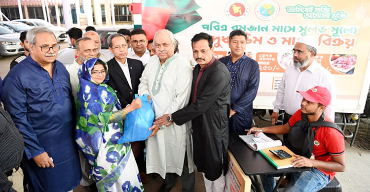 সুলভ মূল্যে দিনে কোটি টাকার দুধ-ডিম-মাংস বিক্রি