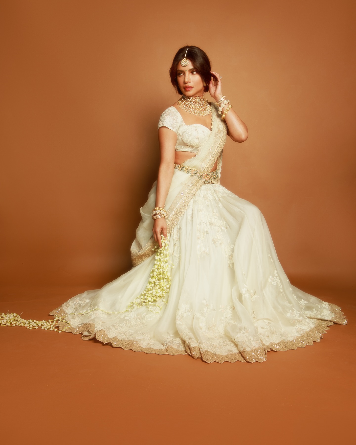 নভেম্বরে তারকাদের সেরা ১০ লুক