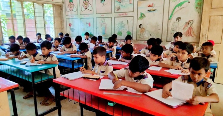 ৩৭ দিনের ছুটি শেষ, কবে খুলছে প্রাথমিক বিদ্যালয়