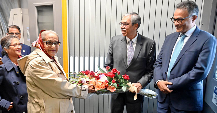 ওয়াশিংটন ডিসি পৌঁছেছেন প্রধানমন্ত্রী