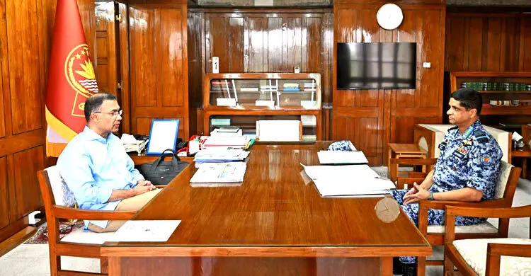 প্রধানমন্ত্রীর সঙ্গে বিমানবাহিনী প্রধানের সৌজন্য সাক্ষাৎ