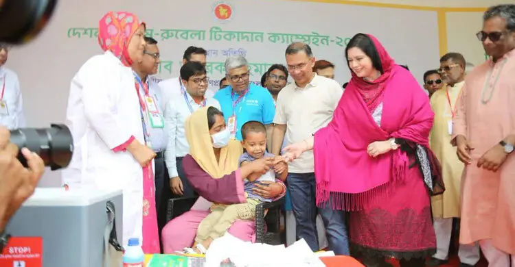 গাবতলীর মঞ্চে আলোচনার কেন্দ্রে ‘বউমা’