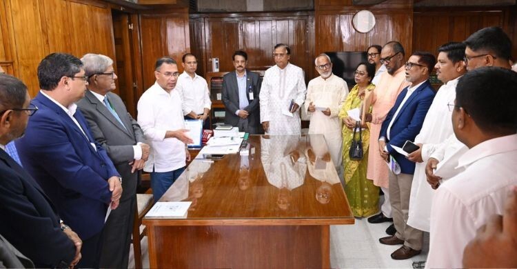 পরিচ্ছন্নতাকর্মীদের ৫ হাজার টাকা করে ঈদ উপহার দিলেন প্রধানমন্ত্রী