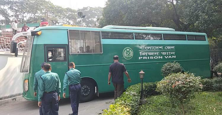 কড়া নিরাপত্তায় ১৩ সেনা কর্মকর্তাকে ট্রাইব্যুনালে হাজির