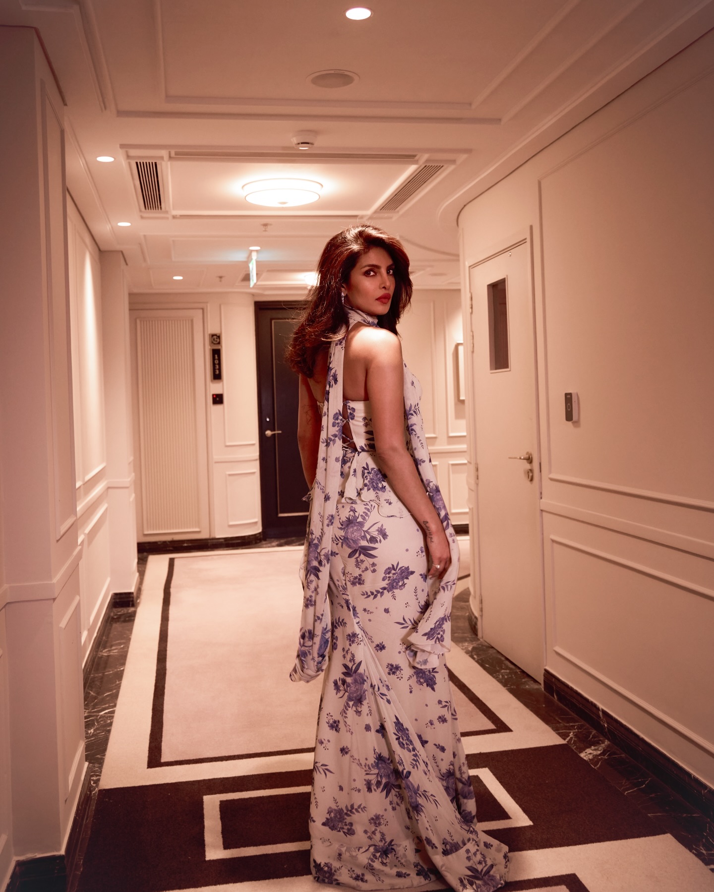 আধুনিক ভারতীয় ফ্যাশনে প্রিয়াঙ্কা চোপড়ার নতুন লুক