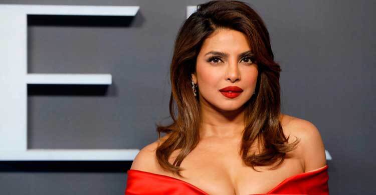 প্রিয়াঙ্কার মতো আকর্ষণীয় ঠোঁট চাই? জানুন কৌশল