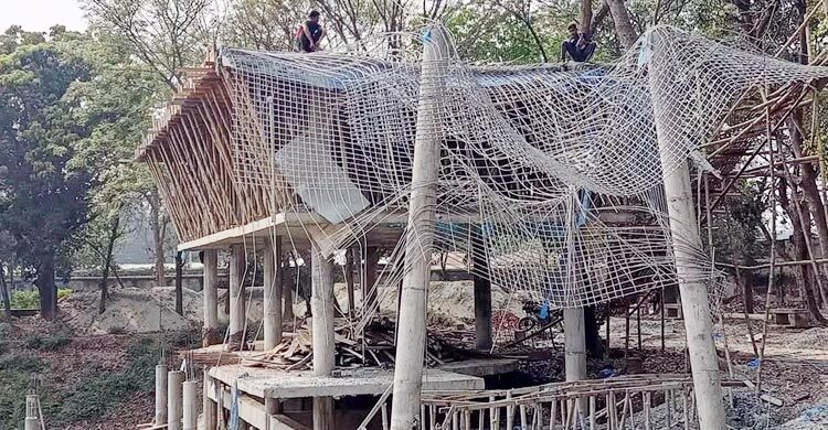 নির্মাণ শেষ হওয়ার আগেই ধসে পড়লো ব্যায়ামাগারের ছাদ