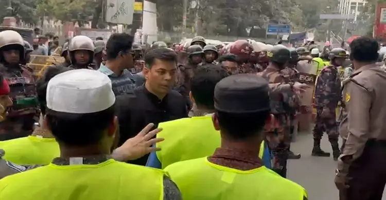 আইনশৃঙ্খলা রক্ষায় তৎপর ডিসি মাসুদ