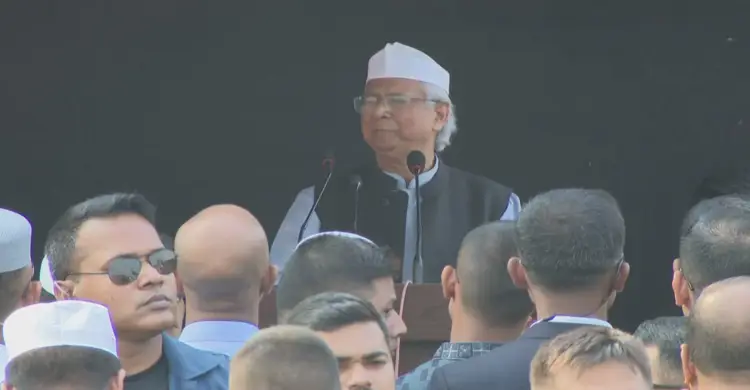 হাদির জানাজায় যে ওয়াদা করলেন প্রধান উপদেষ্টা