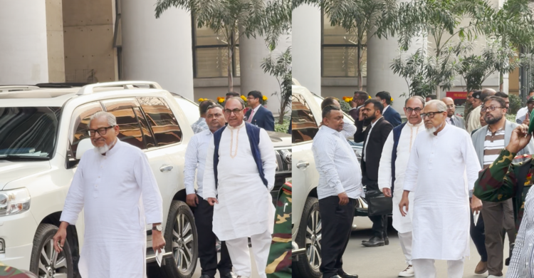 মন্ত্রীপরিষদের প্রথম বৈঠক শেষ করে বের হলেন মির্জা আব্বাস