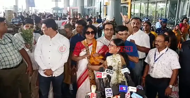বাম আমলে বিতাড়িত তসলিমা নাসরিন ১৯ বছর পর কলকাতায়
