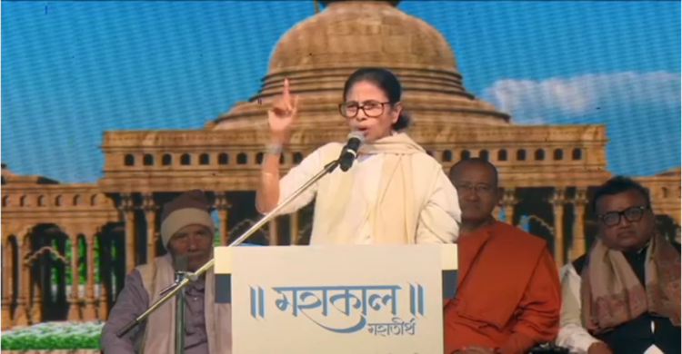 বাংলা ভাষায় কথা বললে পরিযায়ী শ্রমিকদের ওপর অত্যাচার হচ্ছে: মমতা