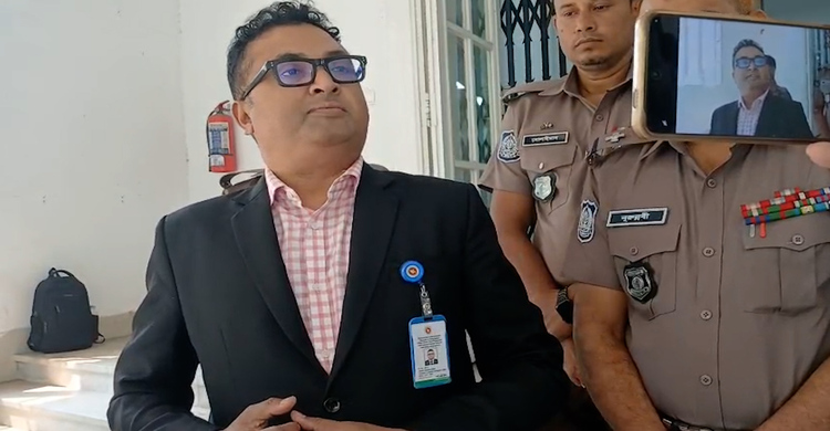 ট্রাইব্যুনালের চেয়ারম্যানের মোবাইল হ্যাক নিয়ে যা বললেন ফরেনসিক বিশেষজ্ঞ