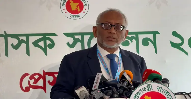 দুদক কর্মকর্তাদের নাম ব্যবহার করে প্রতারণা: সতর্ক করলেন খালেদ রহীম